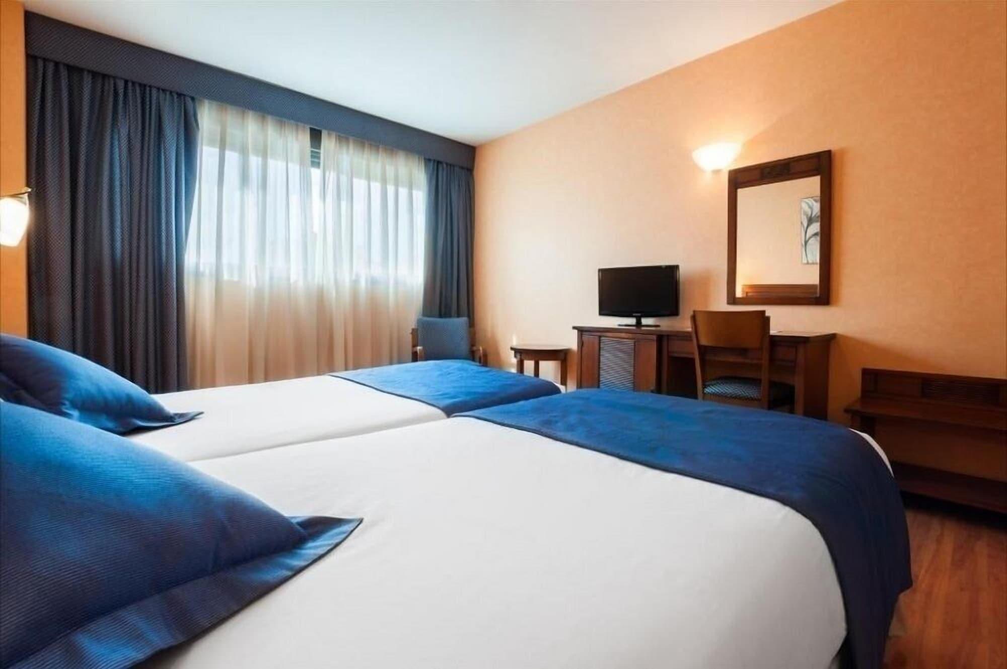 Hotel Las Provincias Fuenlabrada Exterior foto