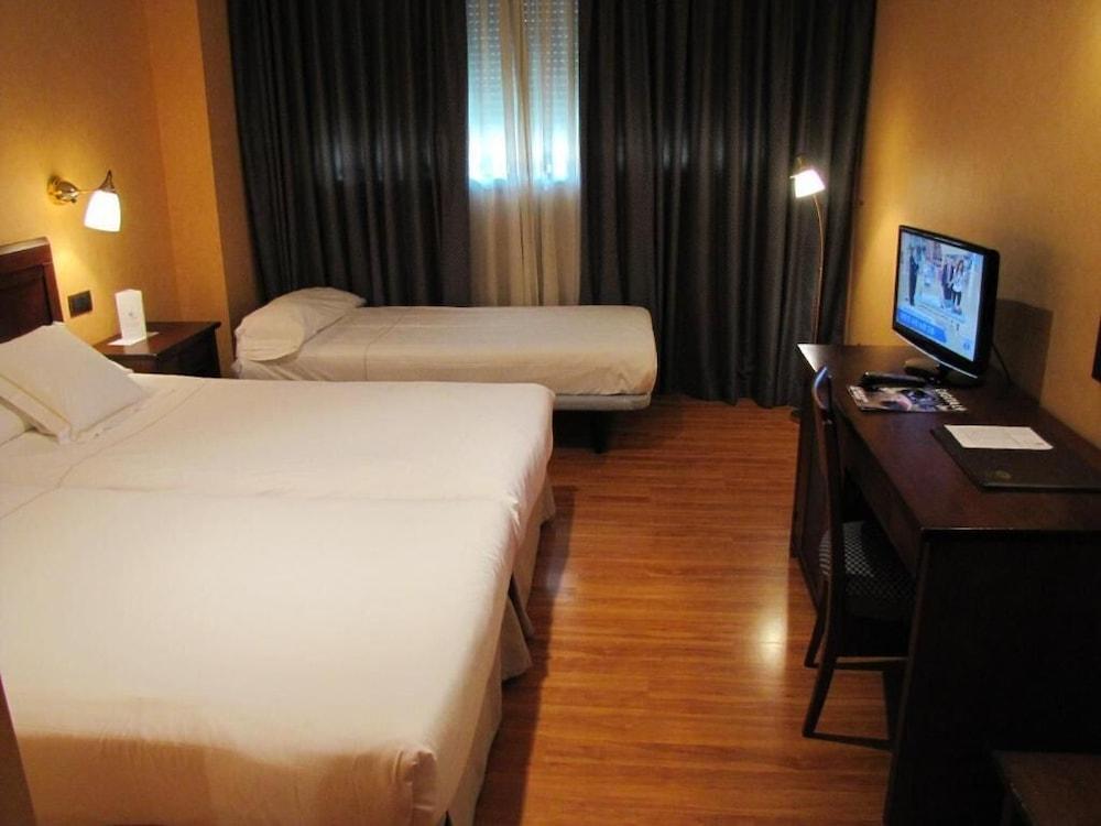 Hotel Las Provincias Fuenlabrada Exterior foto