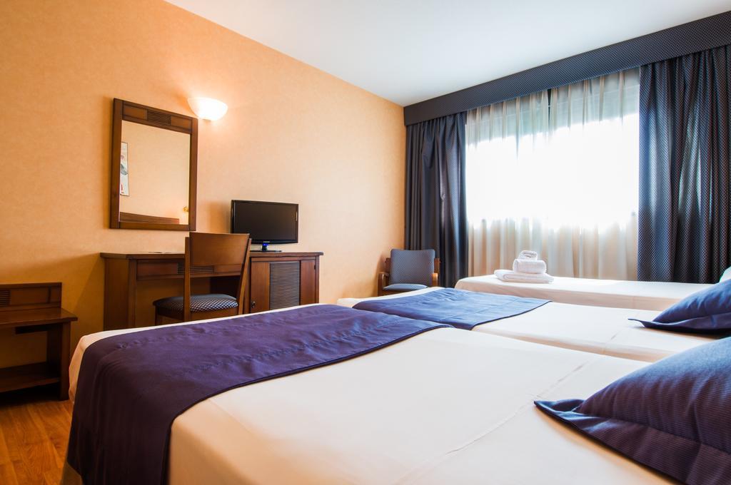 Hotel Las Provincias Fuenlabrada Exterior foto